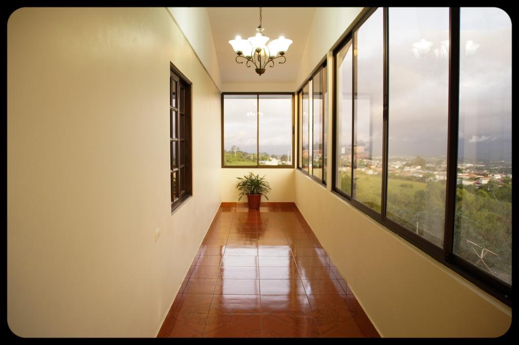 Hotel Las Brumas Cartago Bilik gambar